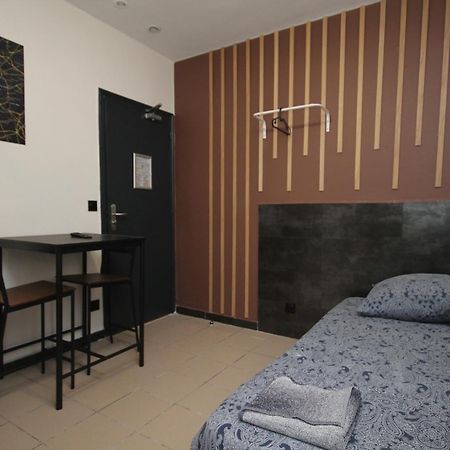09 - Chambre Proche Paris Et Transports Avec Tv Wifi Saint-Denis  Zewnętrze zdjęcie